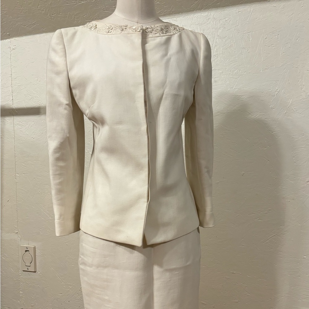 White Vintage Suit Set - Picture 3 of 10